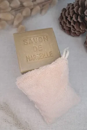 Quoi offrir pour une crémaillère? Eponge réutilisable, lavable et durable. Ecologique et économique. Existe en box ou coffret cadeau à offrir éco-responsable.