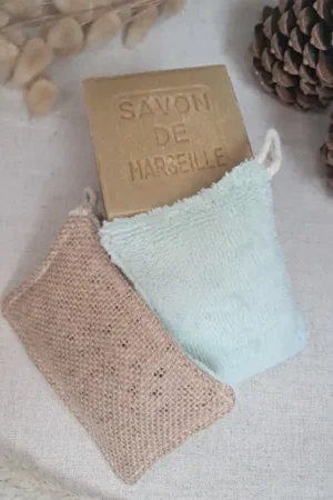 Eponge bambou réutilisable. Utile au quotidien pour toute la famille. Ecologique et durable. Existe en coffret ou box à offrir en cadeau éco-responsable.
